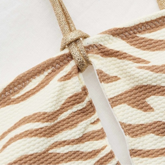 Aerie Tan and White Zebra Bikini Top with Keyhole - Picture 4 of 7